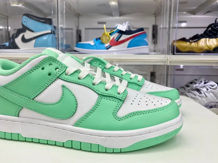 Nike Dunk Low Green Glow (W)