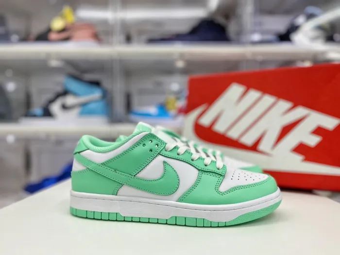 Nike Dunk Low Green Glow (W)