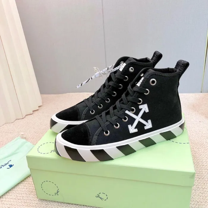 OFF-WHITE Vulcanized Mid Top Black White